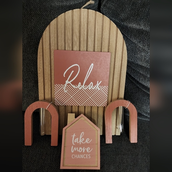 Other - PINKISH RED WOOD HOME DECOR. 4 ITEMS. 2 PROPAGATION STANDS, 2 SIGHS